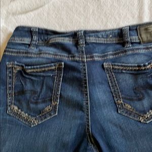 Like new ELYSE silver jeans..